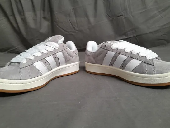 BOXED PAIR OF ADIDAS CAMPUS OOs GREY TRIANERS SIZE UK 5