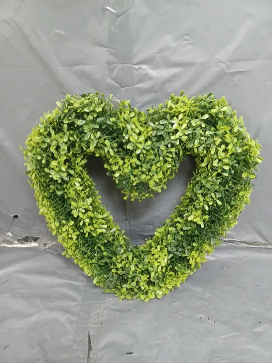 LOT OF 2 41CM BOXWOOD HANGING HEART  RRP £49.98