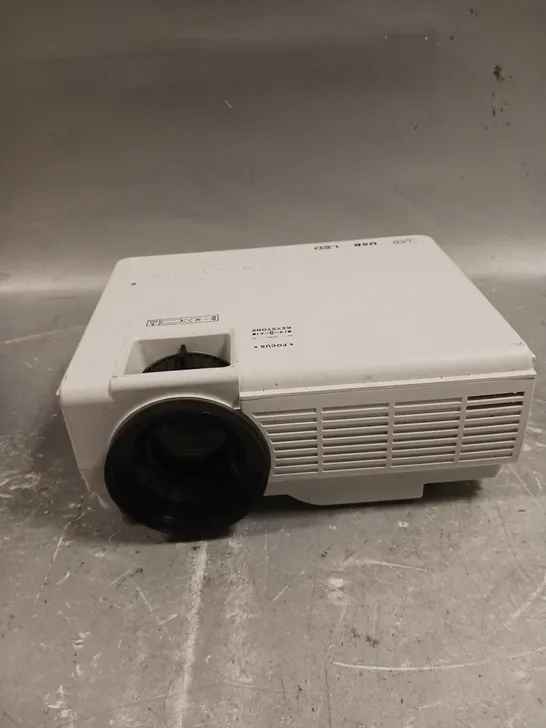 YOOYAA XR11 PROJECTOR 