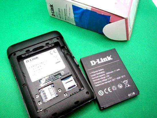 D-LINK DWR-933 PORTABLE WIFI 5 4G LTE-A CAT 6 ROUTER W/ EMBEDDED SIM SLOT