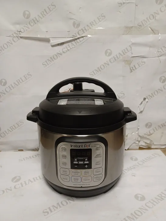 INSTANT POT DUO MINI PRESSURE COOKER