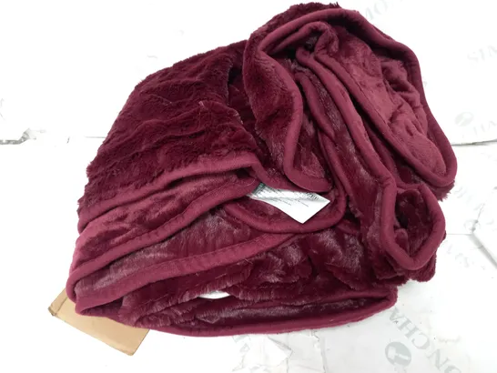 COZEE HOME HEATED THROW IN PLUM 