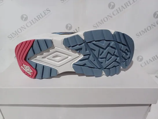 BOXED UMBRO NEPTUNE WOMANS TRAINERS - UK 5 