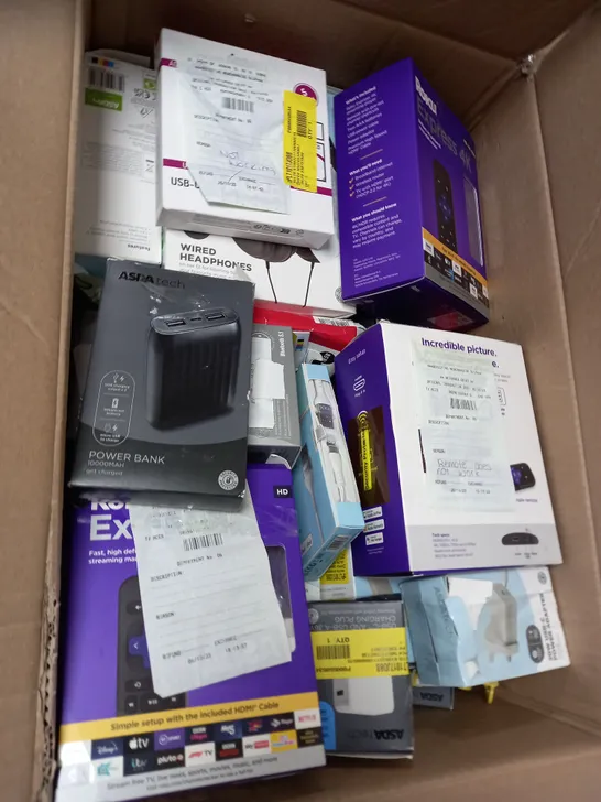 BOX OF APPROXIMATELY 20 ASSORTED ELECTRICAL ITEMS TO INCLUDE HEADPHONES, POWER BANKS, CHARGERS  ETC 