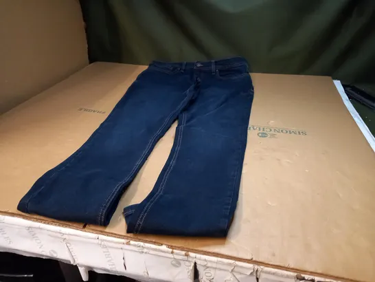 PAIR OF SKINNY DEMIN JEANS W36 L32