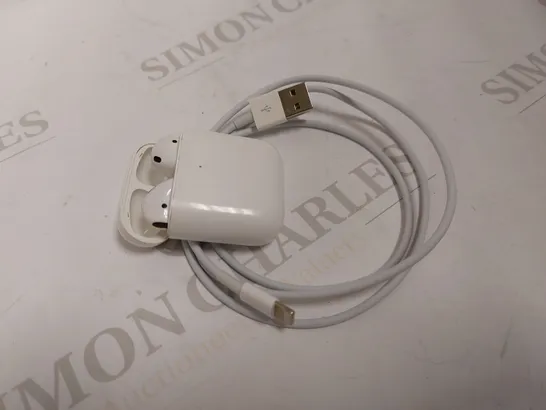 APPLE AIRPODS WITH WIRELESS CHARGING CASE