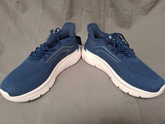 PAIR OF FITVILLE SHOES IN BLUE UK SIZE 11