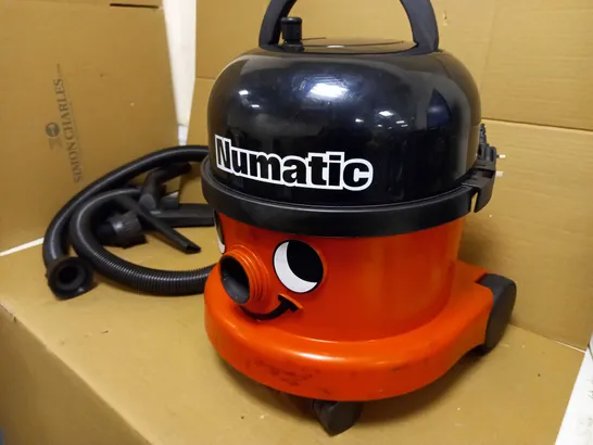 NUMATIC INTERNATIONAL HENRY HOOVER 