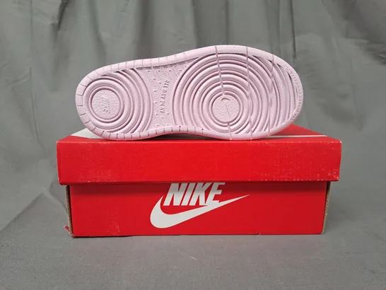 BOXED PAIR OF NIKE COURT BOROUGH LOW RECRAFT KIDS SHOES IN WHITE/PINK UK SIZE 9.5