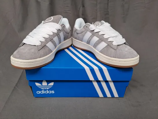 BOXED PAIR OF ADIDAS CAMPUS 00S SHOES IN GREY/WHITE UK SIZE 5