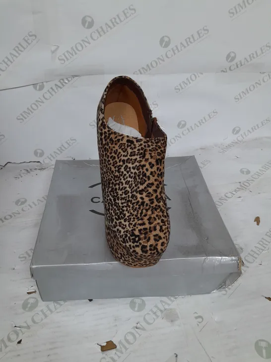 BOXED PAIR OF CASANDRA PLATFORM ANKLE HEEL IN LEOPARD SUEDE SIZE 5