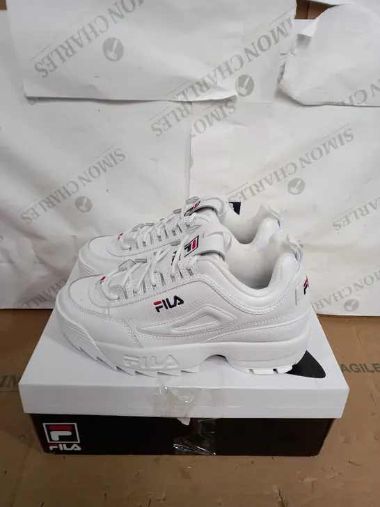 WOMENS FILA DISRUPTOR WHITE TRAINERS SIZE 6