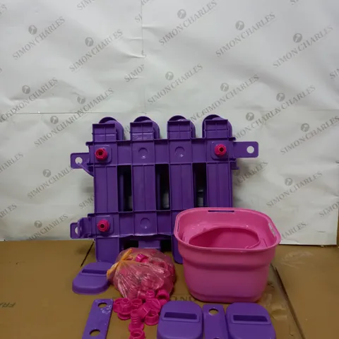 BOXED DOLU CITY PLAY HOUSE WITH FENCE - PINK 