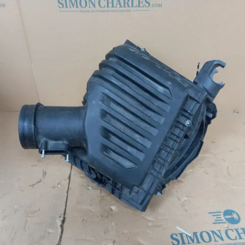 BMW 2 F46 2016 PETROL 141KW AIR FILTER 7609482