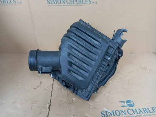 BMW 2 F46 2016 PETROL 141KW AIR FILTER 7609482