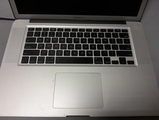 APPLE MACBOOK PRO - A1286 