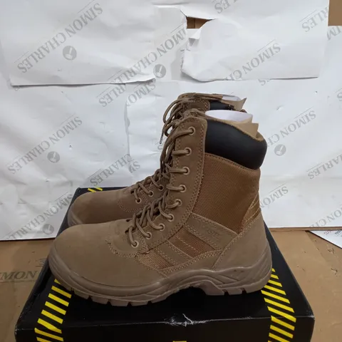 MAXSTEEL SAND SAFETY BOOTS SIZE 9