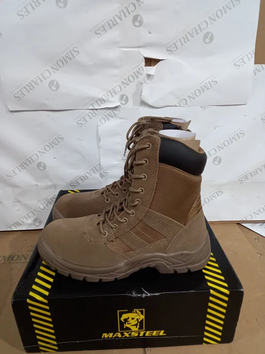 MAXSTEEL SAND SAFETY BOOTS SIZE 9