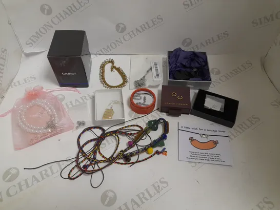 BOX OF APPROXIMATELY 40 ASSORTED JEWELLERY ITEMS TO INCLUDE RINGS, WATCHES, EARRINGS ETC 