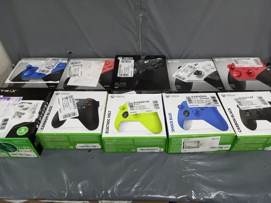 BOX OF APPROXIMATELY 10 XBOX GAME CONTROLLERS TO INCLUDE SERIES 2 AND VICTRIX 