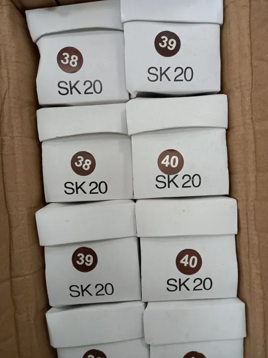 APPROXIMATELY 16 BOXED PAIRS OF SK20 LACE UP FLAT SHOES IN BROWN VARIOUS SIZES TO INCLUDE SIZES 38, 39, 40 