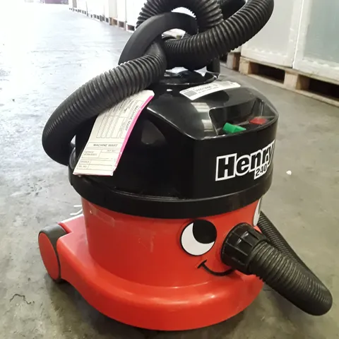 NU VACUUM HENRY HOOVER - HVR240