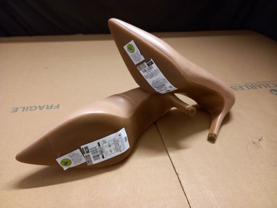 M&S COLLECTION HIGH HEELED SHOES IN NUDE - UK 8