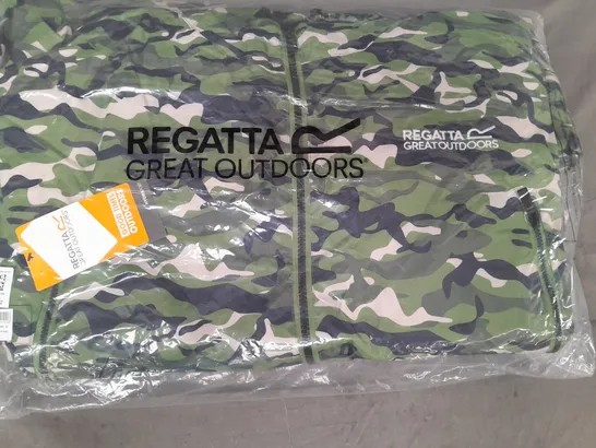 REGATTA WATERPROOF COAT IN CAMO SIZE S/M