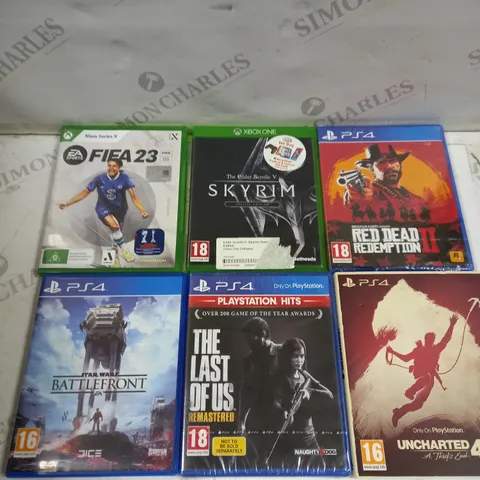 BOX OF APPROXIMATELY 15 ASSORTED VIDEO GAMES FOR VARIOUS CONSOLES TO INCLUDE UNCHARTED 4, RED DEAD REDEMPTION 2, SKYRIM ETC 