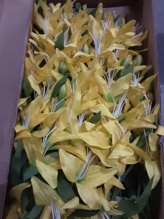 BOX OF 48 BRAND NEW SIGNATURE SILK FLOWERS 65CM LILY SPRAY W/2 FLOWERS, 1 BUD & 6 LEAVES - YELLOW 