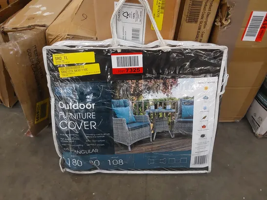 BAGGED OUTDOOR FURNITURE COVER 