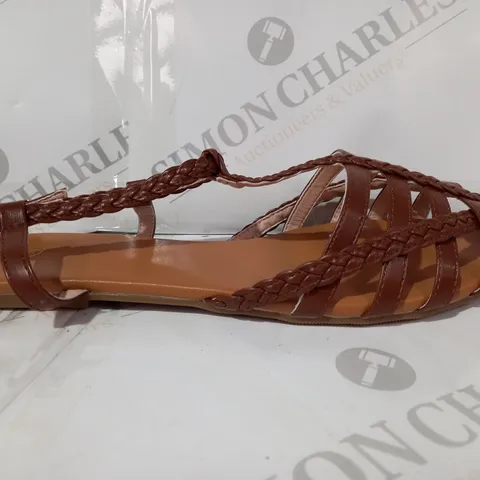 BOXED PAIR OF DESIGNER STRAPPY FLAT SANDALS IN BROWN EU SIZE 39