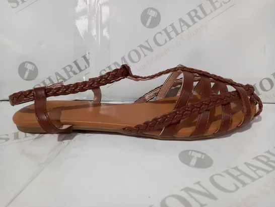 BOXED PAIR OF DESIGNER STRAPPY FLAT SANDALS IN BROWN EU SIZE 39