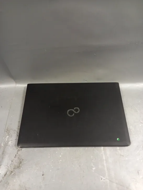 FUJITSU LIFEBOOK A555 LAPTOP IN BLACK