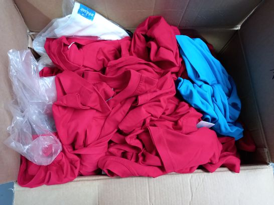 LOT OF APPROXIMATELY 50 ASSORTED BRAND NEW DESIGNER CLOTHING ITEMS TO INCLUDE GILDAN BLACK LONG SLEEVED TOP, JUST COOL BLUE TOP, UNEEK PREMIUM RED T-SHIRT ETC