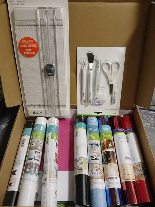 CRICUT CRAFTS KIT