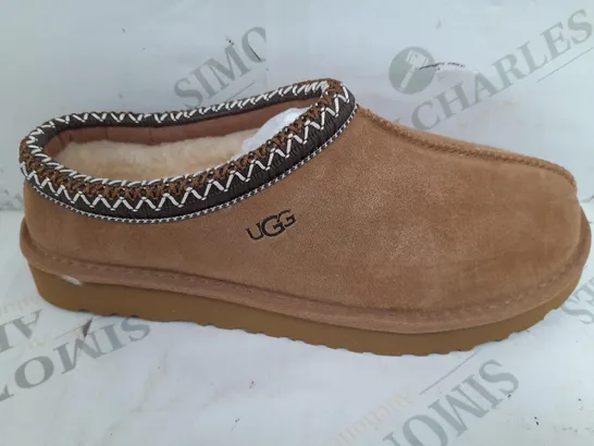 PAIR OF UGG KUWANS CLASSIC SLIP ONS IN BROWN - SIZE 40