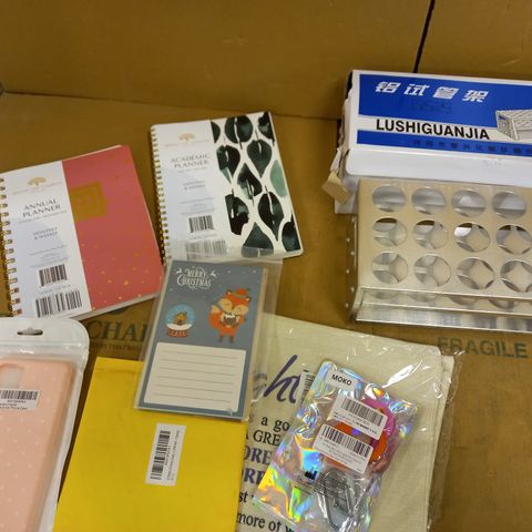 BOX OF APPROX 8 ASSORTED ITEMS TO INCLUDE TEST TUBE RACK, PLANNER, PINK PHONE CASE