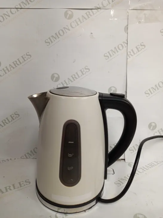 MORPHY RICHARDS 1.5L KETTLE IN WHITE