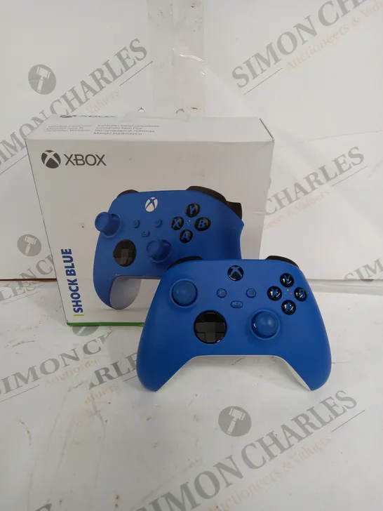 XBOX WIRELESS CONTROLLER IN SHOCK BLUE