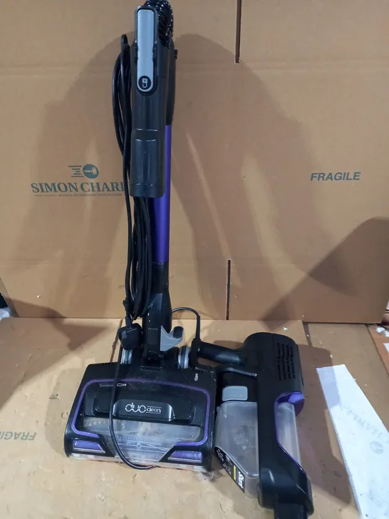 SHARK CORDLESS VACUUM CLEANER IZ30UKT