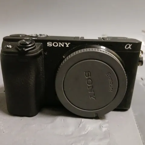 UNBOXED SONY A 6400 DIGITAL CAMERA