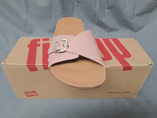 BOXED PAIR OF FITFLOP IQUSHION ADJUSTABLE BUCKLE LEATHER SLIDES IN BEIGE BUFF UK SIZE 6.5