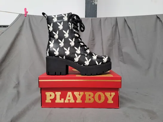 BOXED PAIR OF KOI PLAYBOY REPRISE WHITE SWITCH BOOTS UK SIZE 6