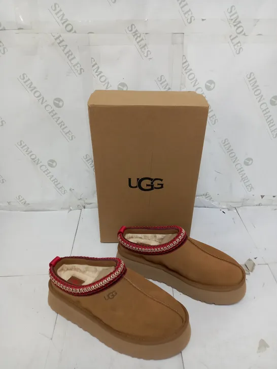 BOXED PAIR OF UGG TAZZ UK 6 