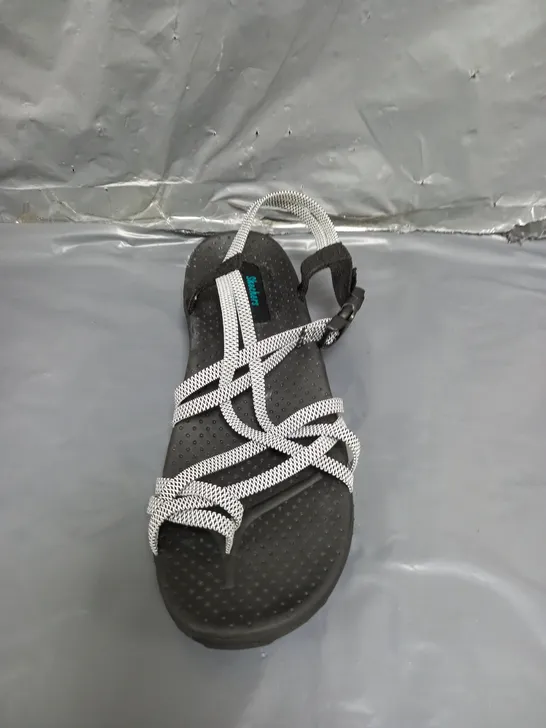 SKECHERS OUTDOOR LIFESTYLE SANDALS BLACK SIZE 8