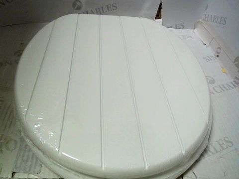 BOXED WHITE TONGUE AND GROOVE TOILET SEAT 