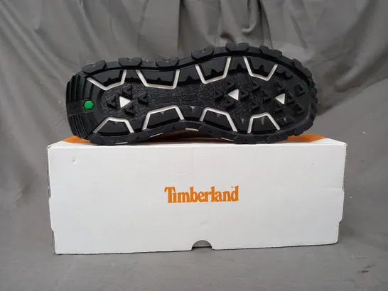 BOXED PAIR OF TIMBERLAND WINSOR TRAIL SHOES IN LIGHT BROWN MESH UK SIZE 9