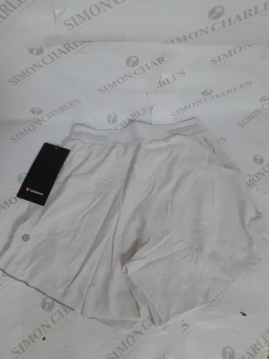 LULULEMON FAST AND FREE LINED SHORT 6" IN WHITE SIZE S RRP £78