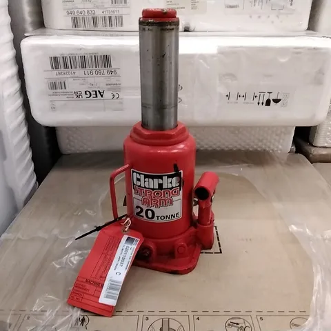 CLARKE STRONG ARM BOTTLE JACK